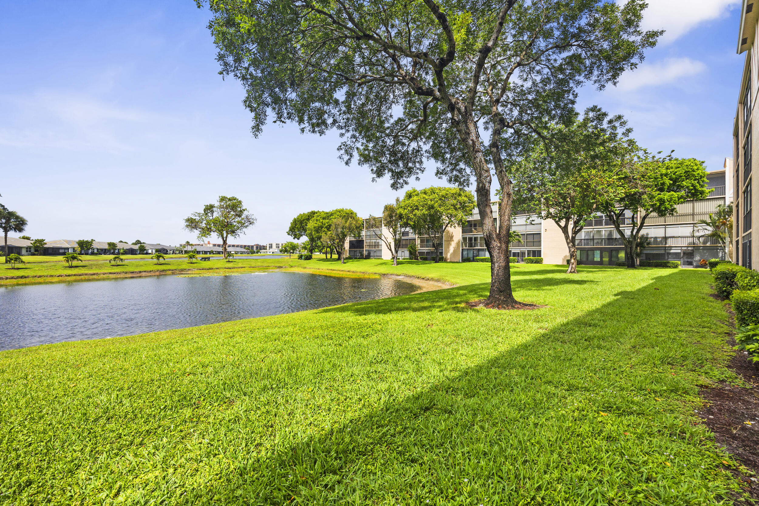 HUNTINGTON LAKES SEC THREE CONDOS - Residential
