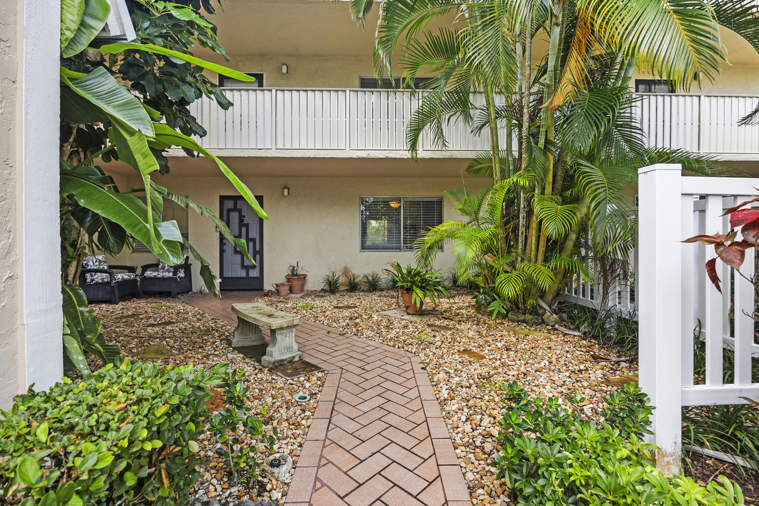 HUNTINGTON LAKES SEC THREE CONDOS - Residential