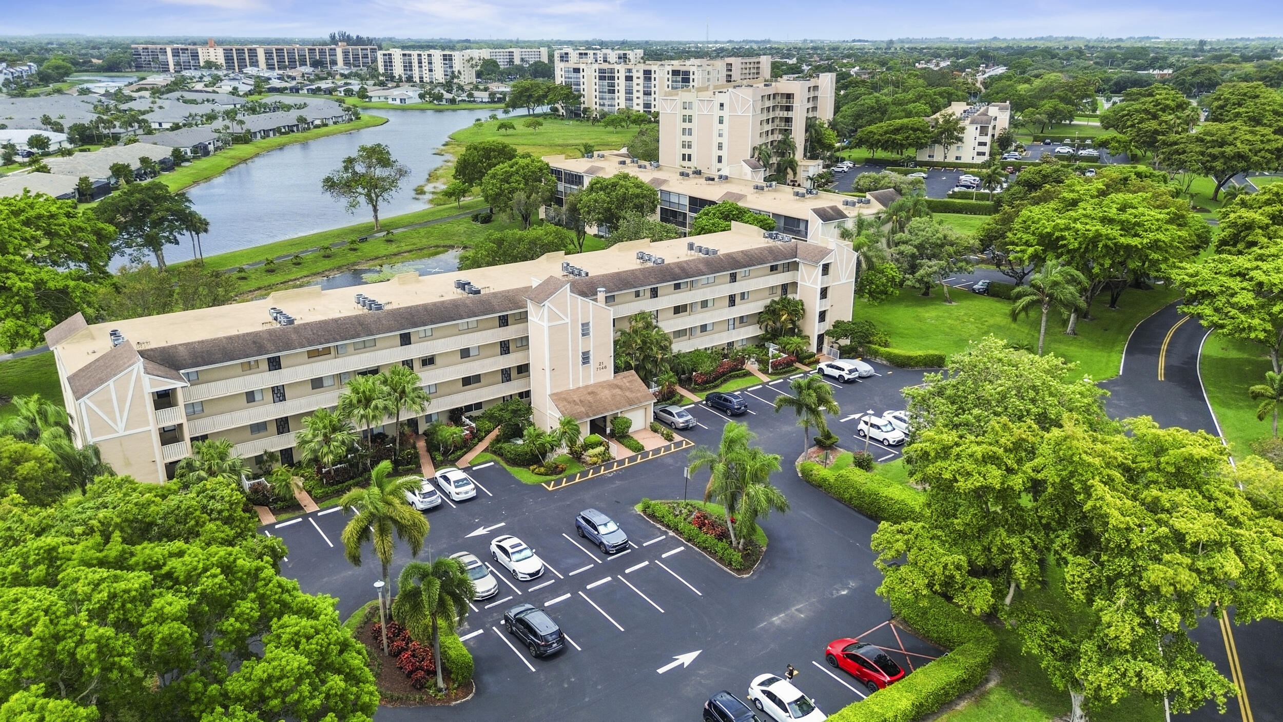 HUNTINGTON LAKES SEC THREE CONDOS - Residential