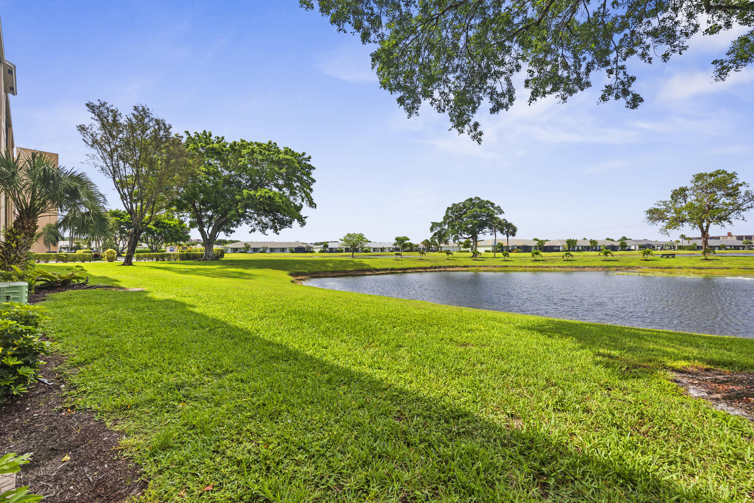 HUNTINGTON LAKES SEC THREE CONDOS - Residential