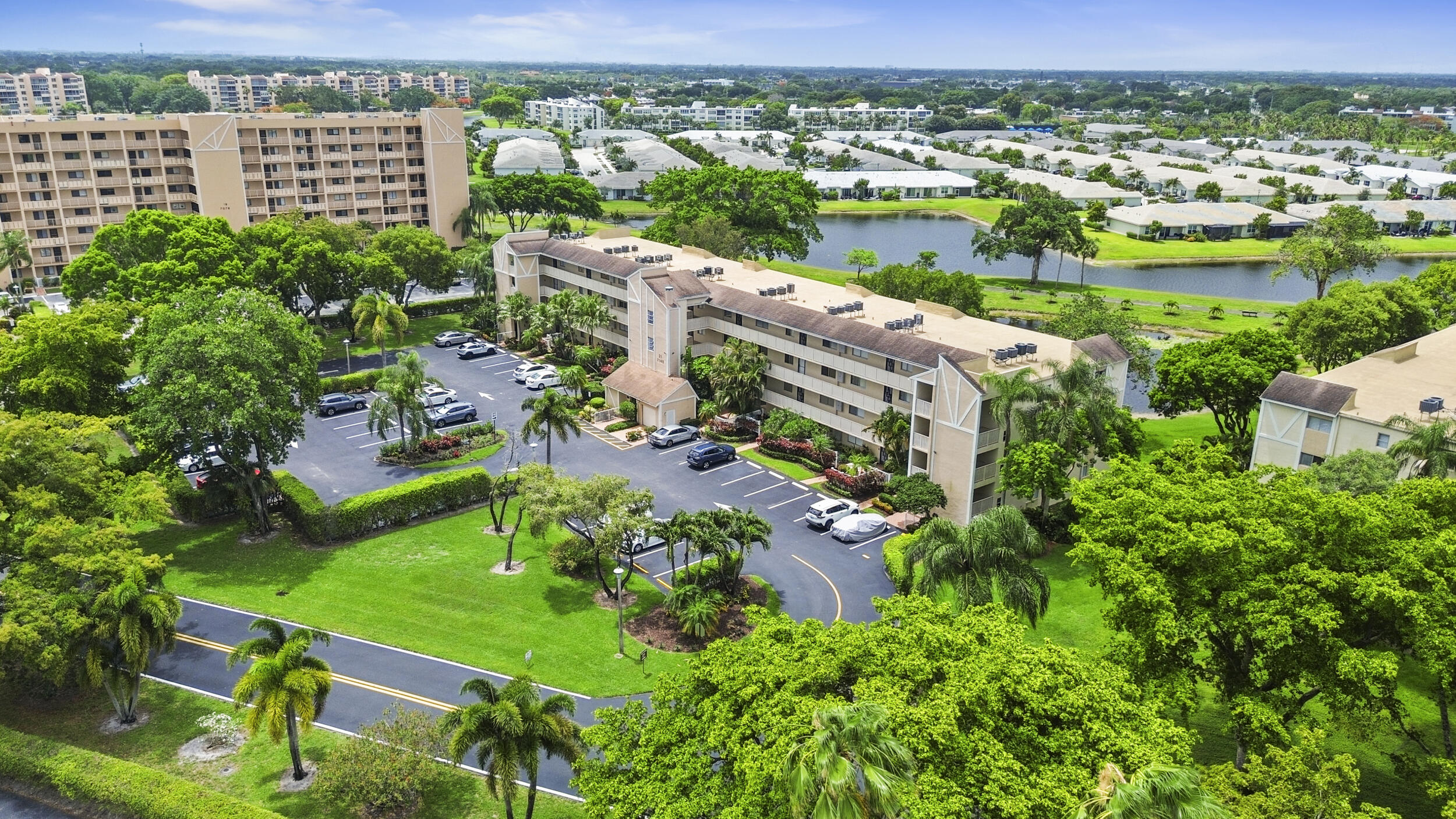 HUNTINGTON LAKES SEC THREE CONDOS - Residential