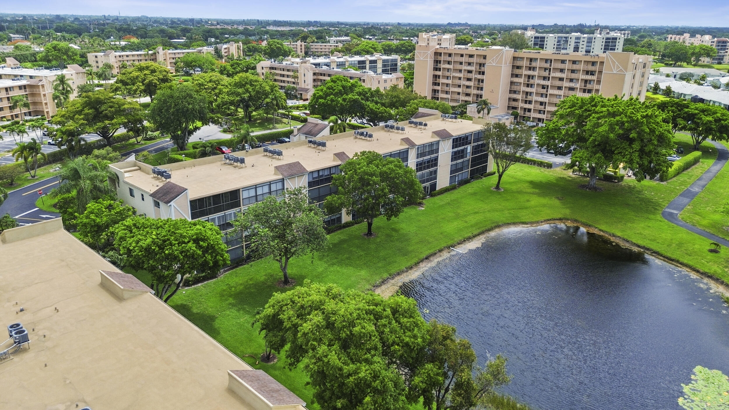 HUNTINGTON LAKES SEC THREE CONDOS - Residential