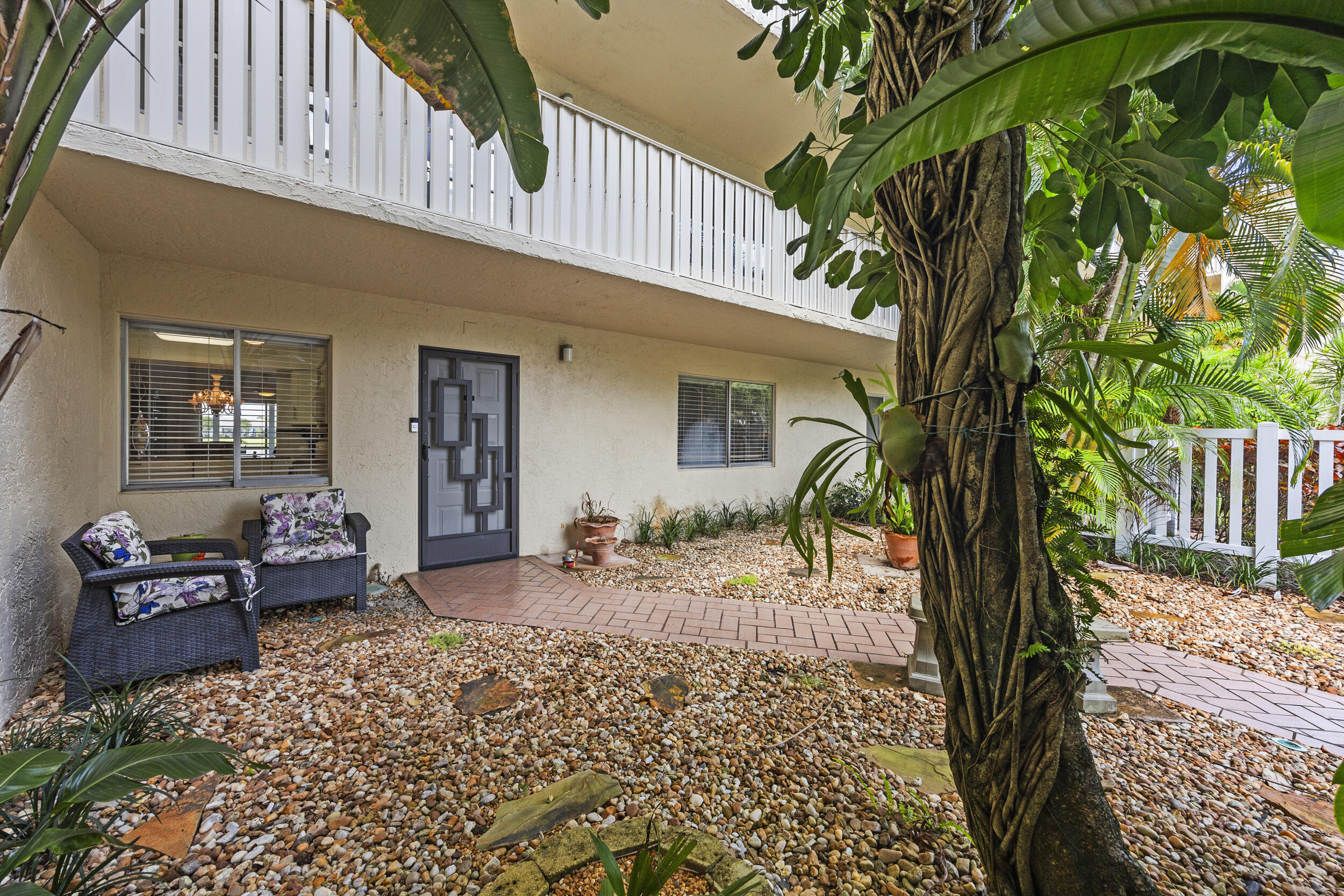 HUNTINGTON LAKES SEC THREE CONDOS - Residential