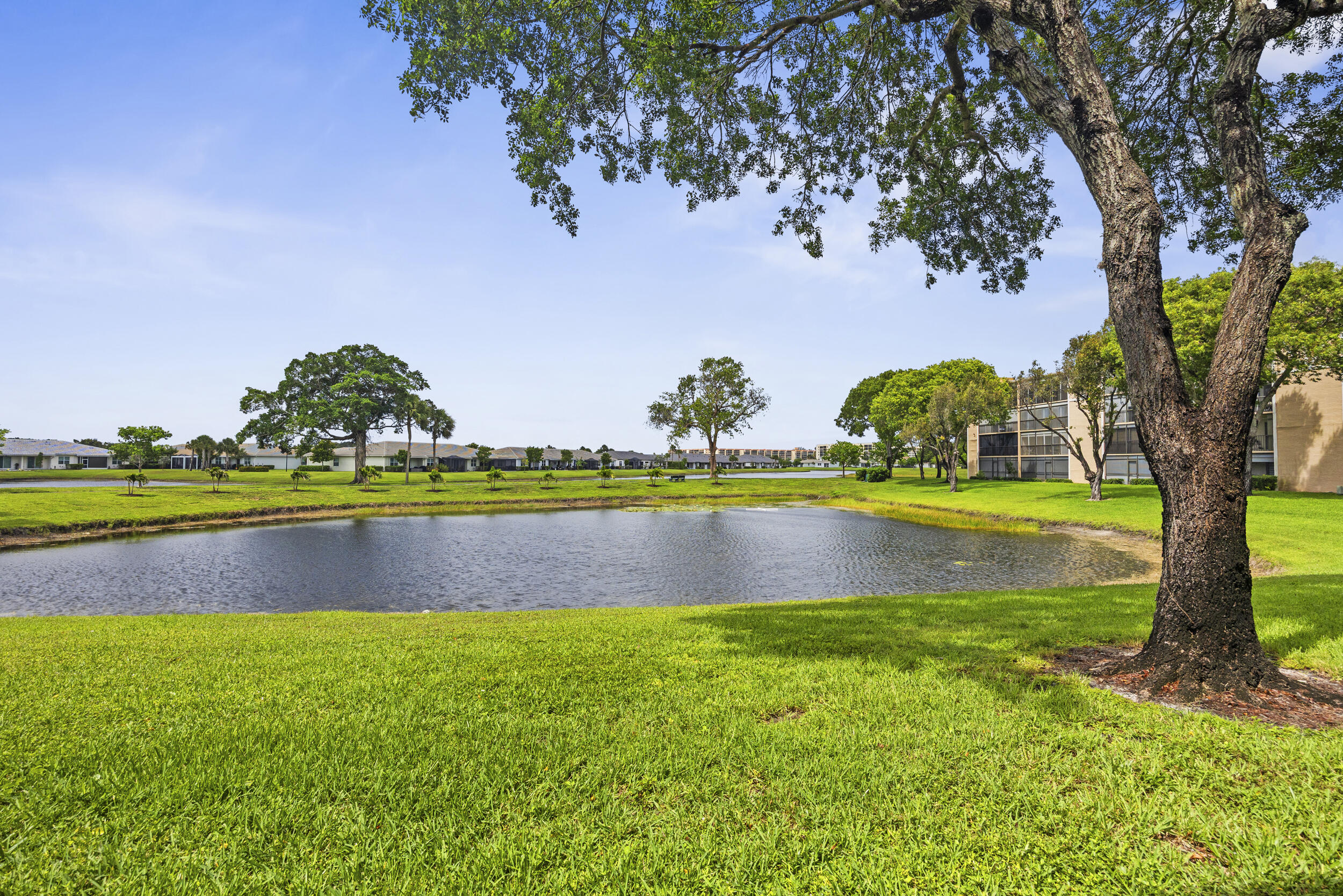 HUNTINGTON LAKES SEC THREE CONDOS - Residential
