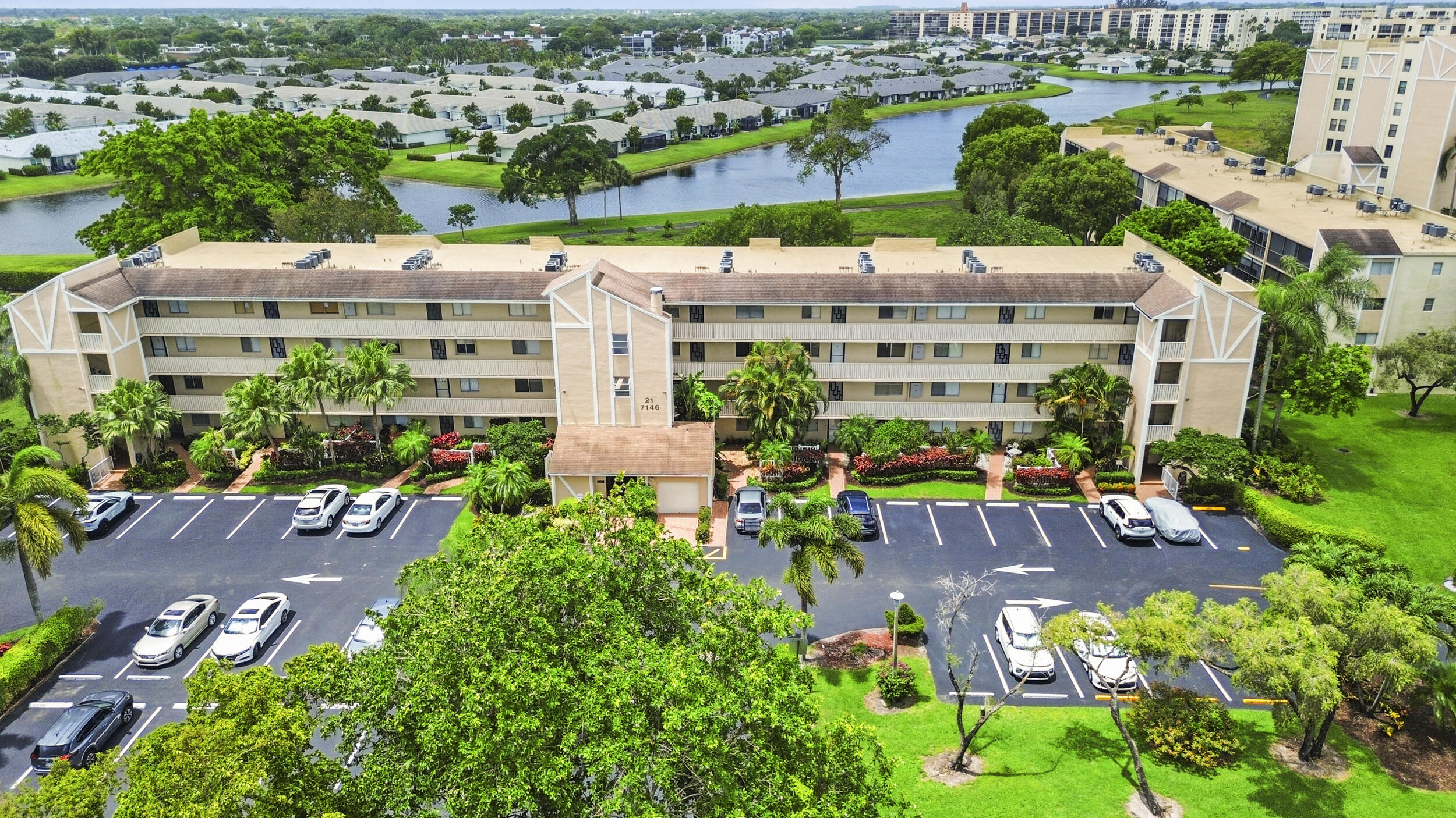 HUNTINGTON LAKES SEC THREE CONDOS - Residential