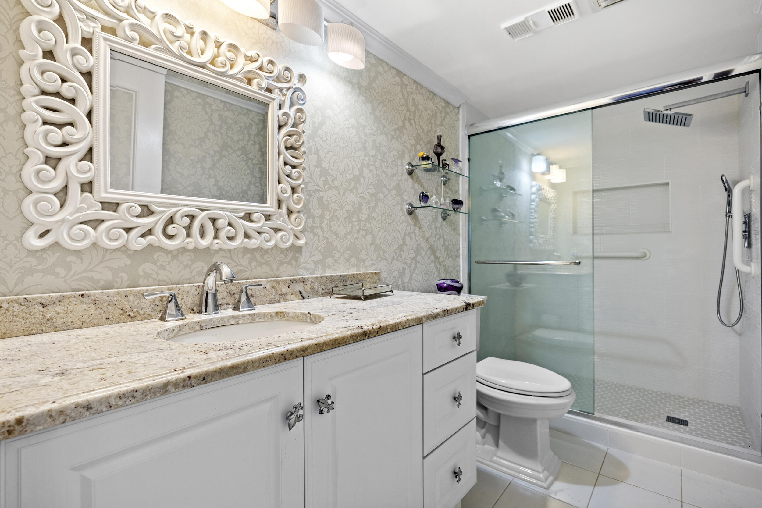 HUNTINGTON LAKES SEC THREE CONDOS - Residential