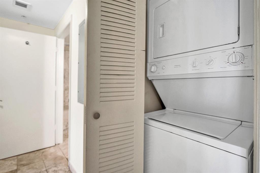 LOFTS AT MAYFAIR CONDO - Residential