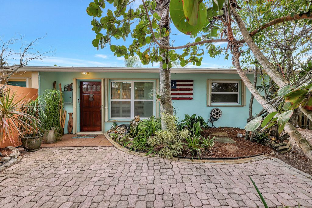 Photo of 20 SW Hideaway Place, Stuart, FL 34994 (MLS # R10966881)