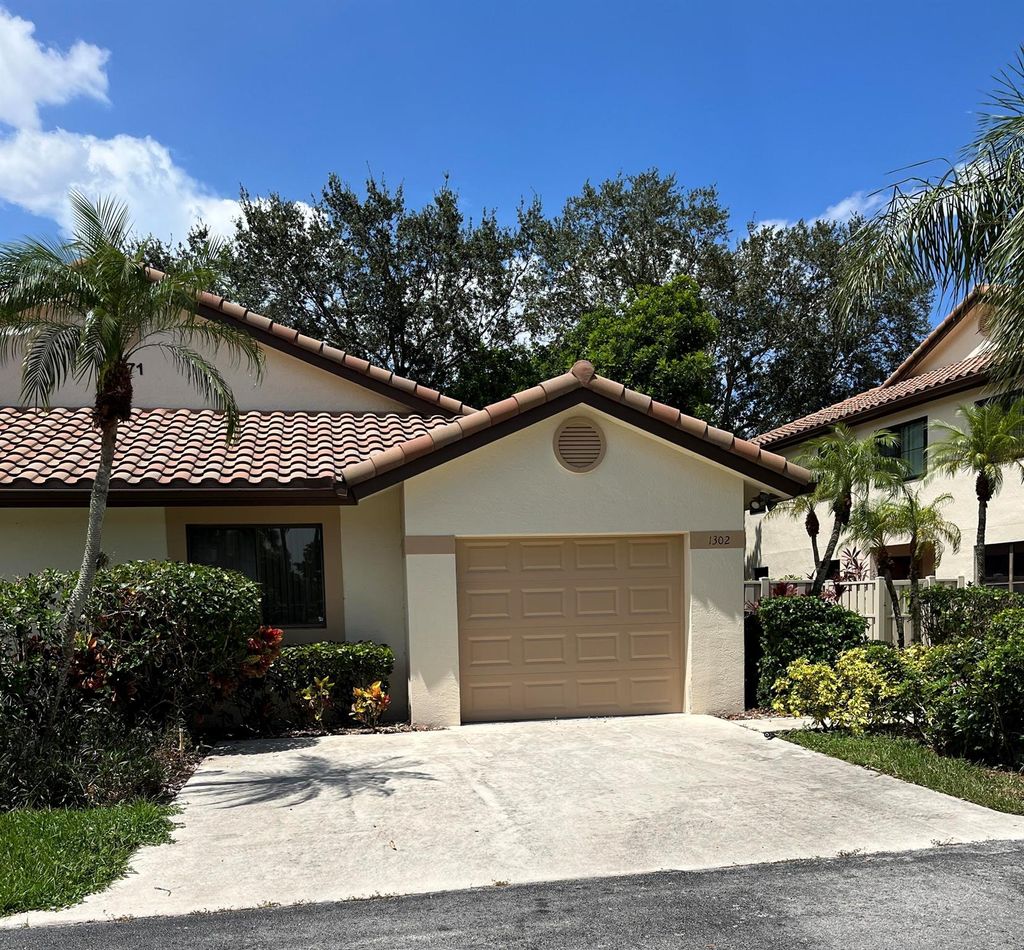 Photo of 10071 53rd Way S #1302, Boynton Beach, FL 33437 (MLS # R10910362)