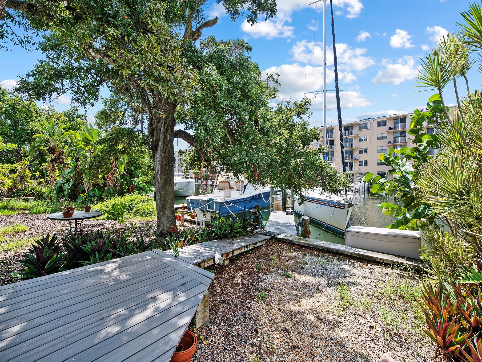 LAUDERDALE HARBORS SECTIO - Residential