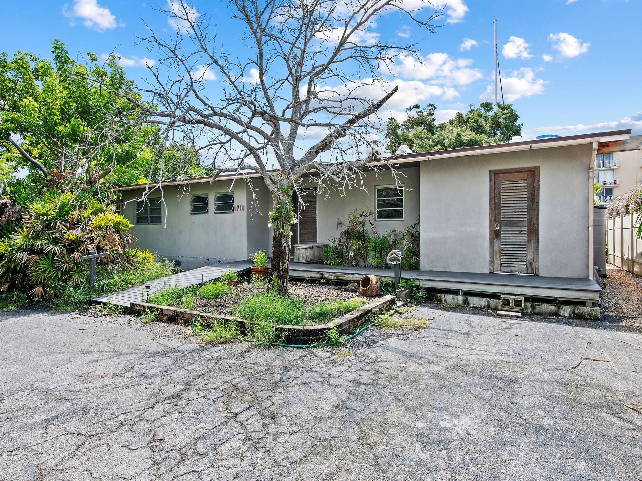 LAUDERDALE HARBORS SECTIO - Residential