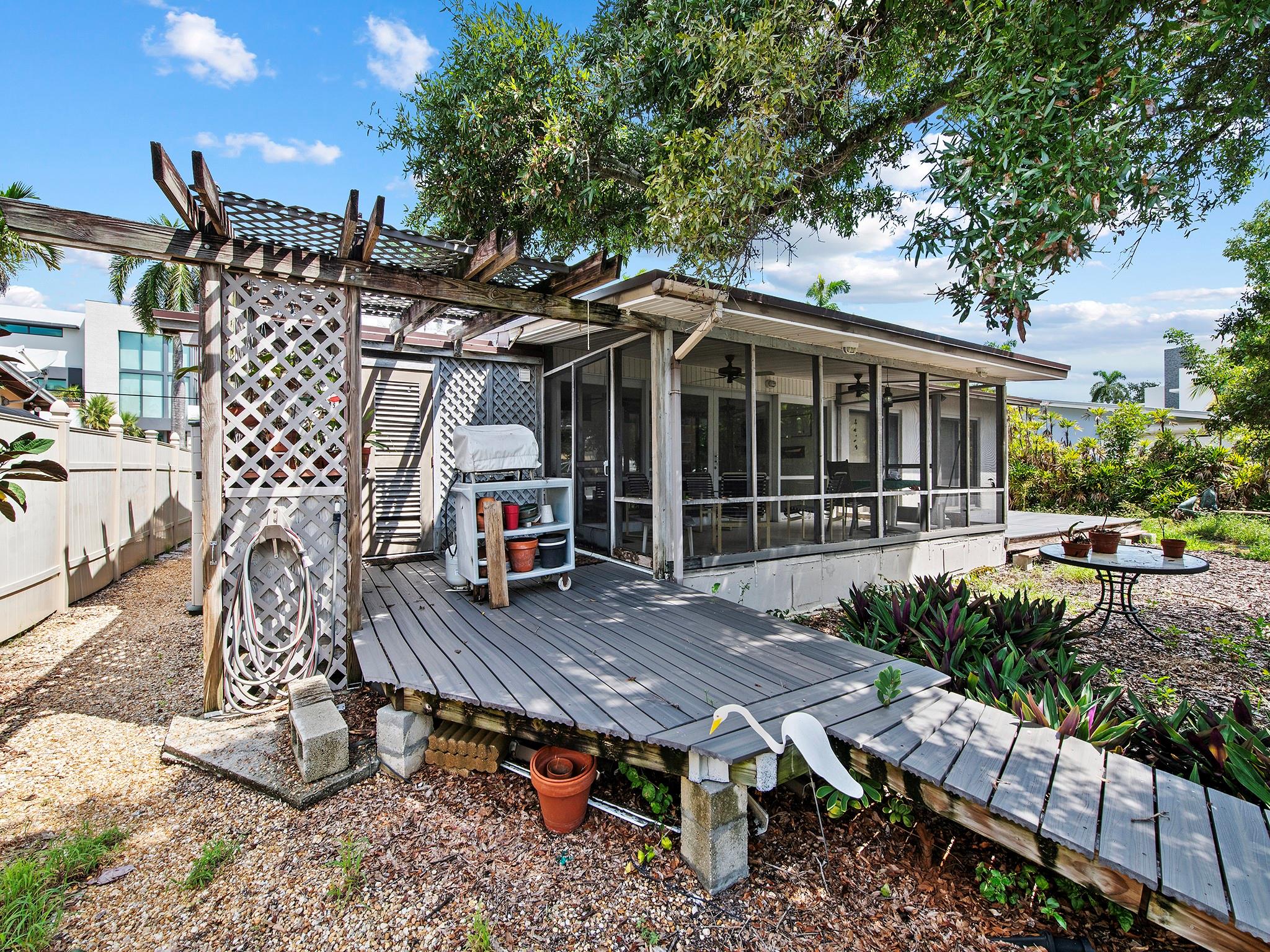 LAUDERDALE HARBORS SECTIO - Residential