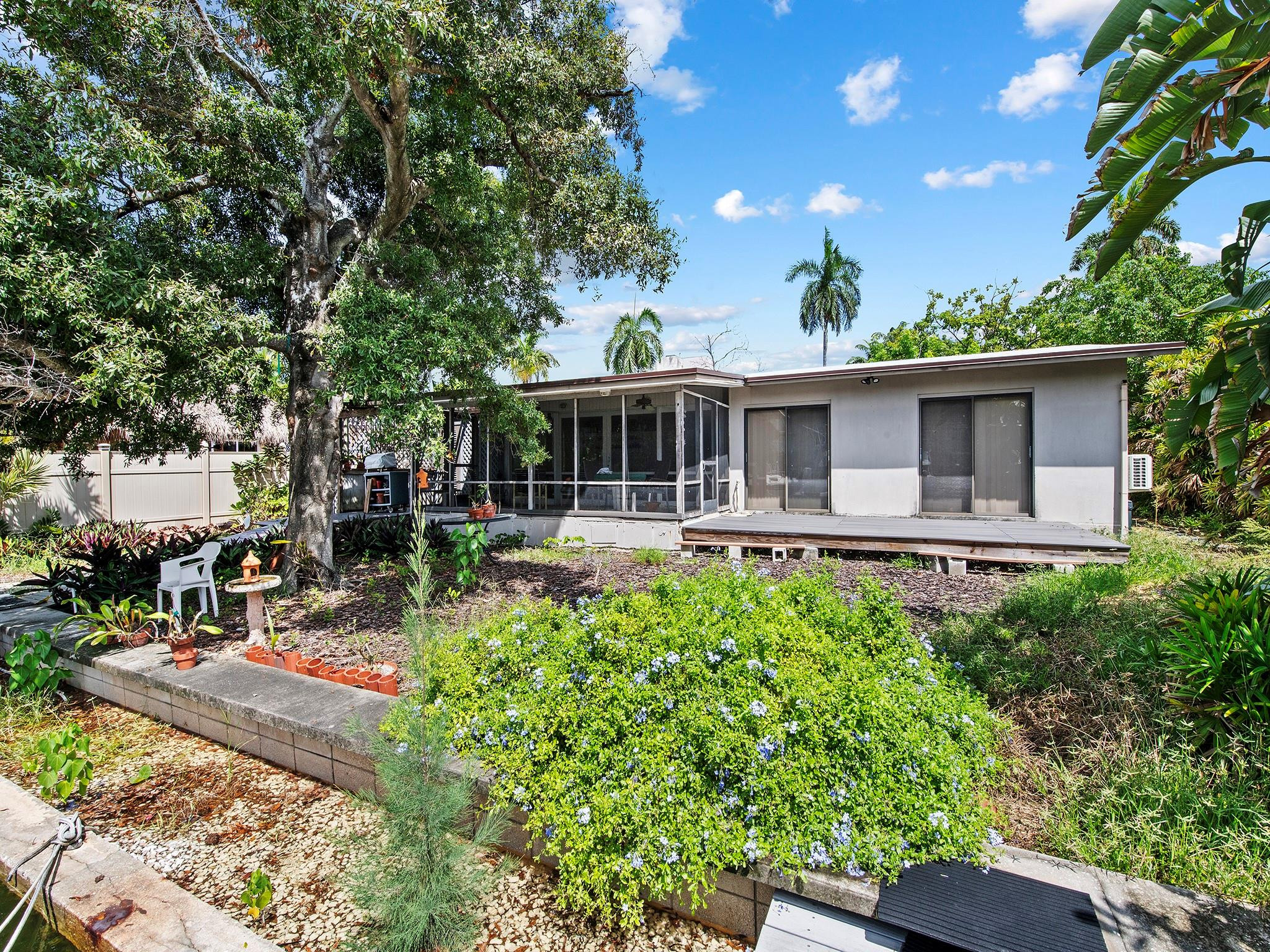 LAUDERDALE HARBORS SECTIO - Residential