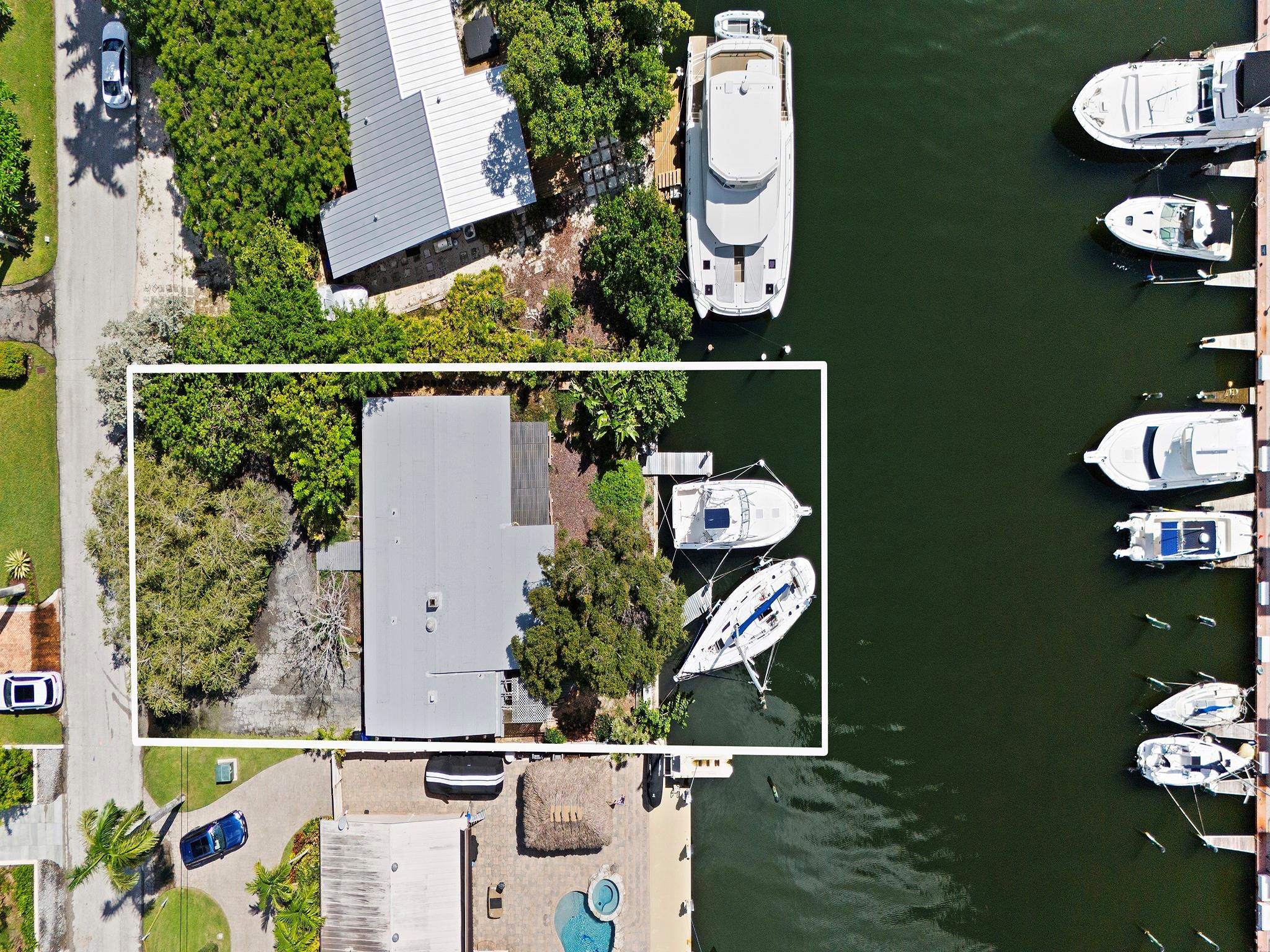 LAUDERDALE HARBORS SECTIO - Residential