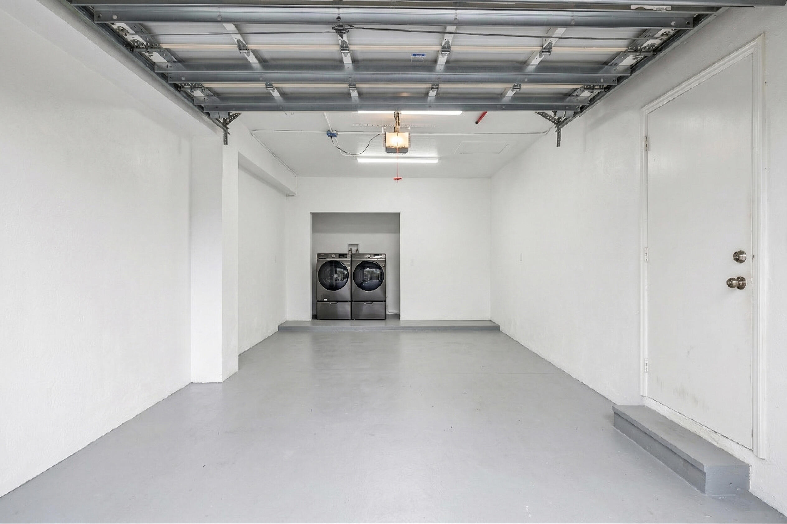 CORAL KEY VILLAS 3RD SEC - Residential