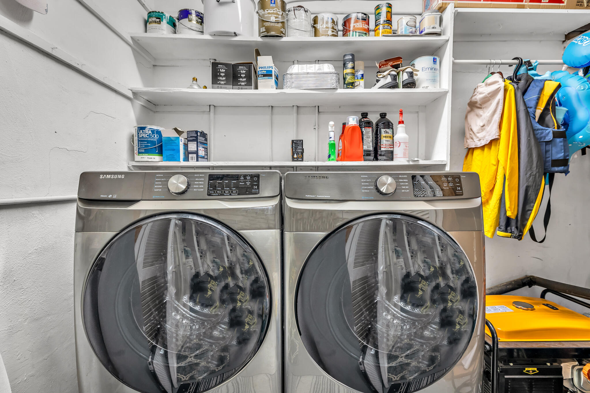 CORAL KEY VILLAS 3RD SEC - Residential