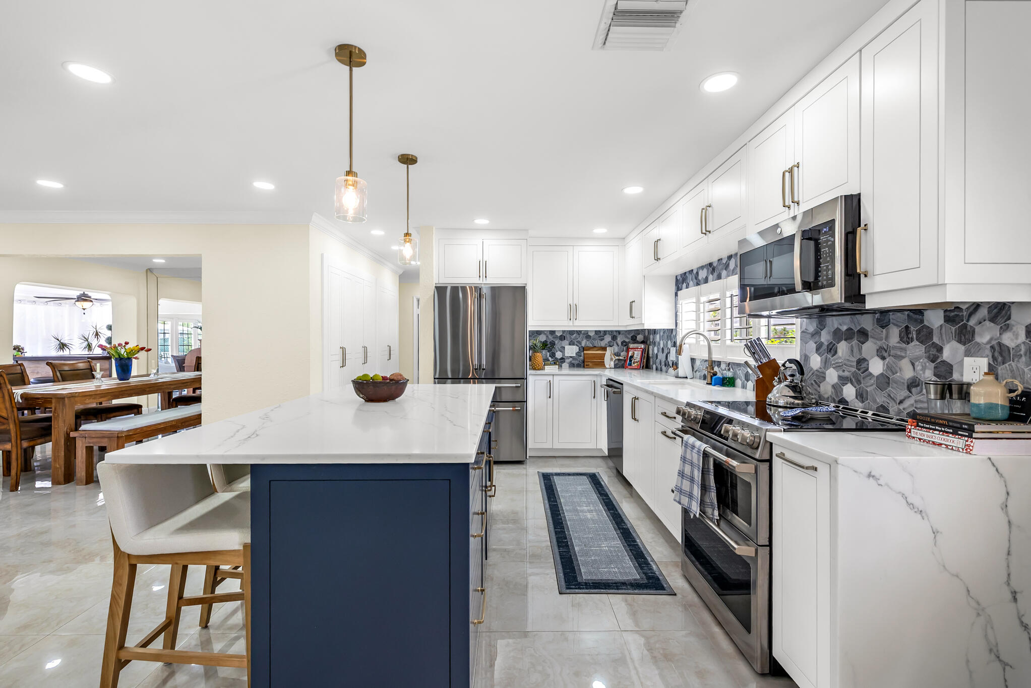 CORAL KEY VILLAS 3RD SEC - Residential