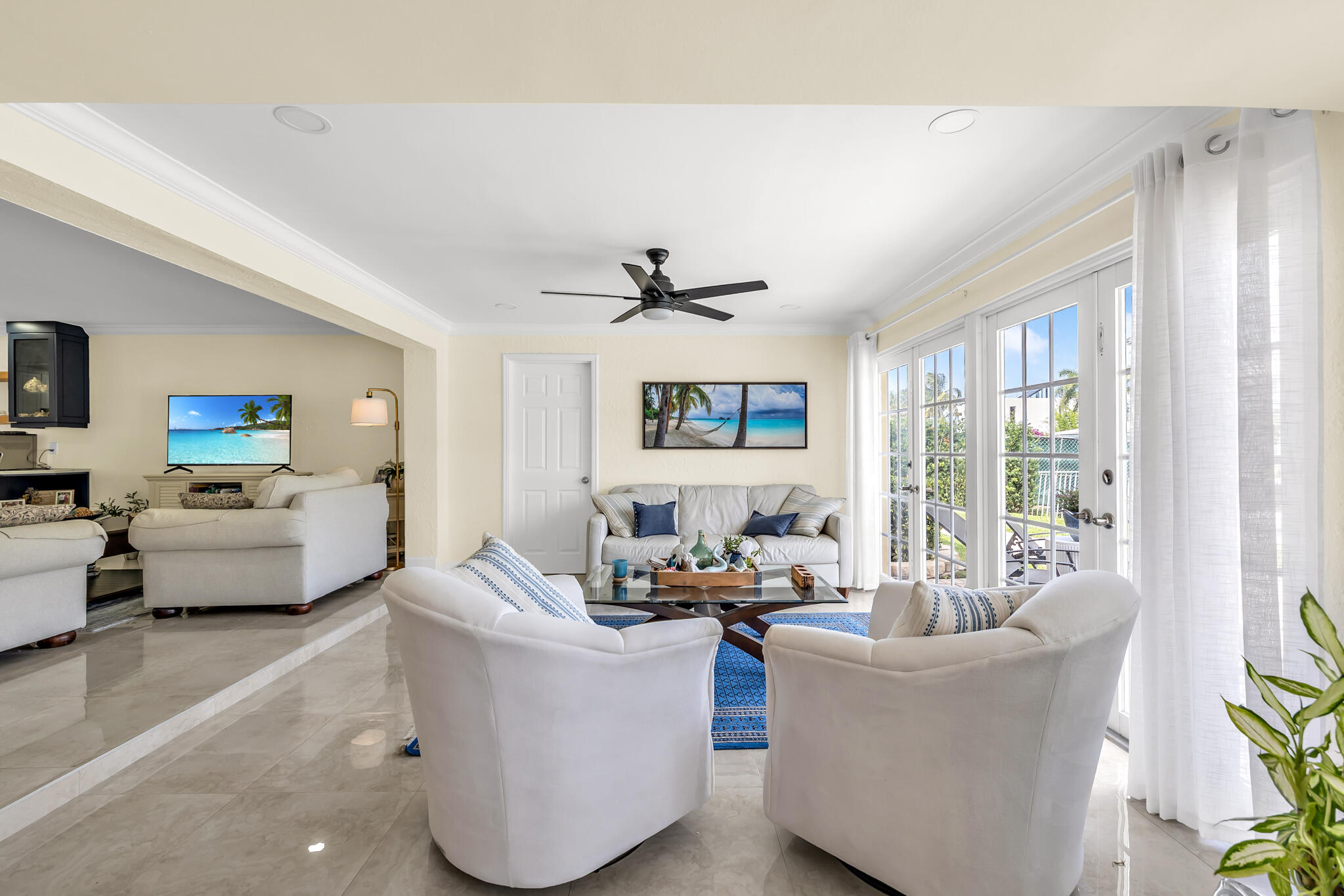 CORAL KEY VILLAS 3RD SEC - Residential