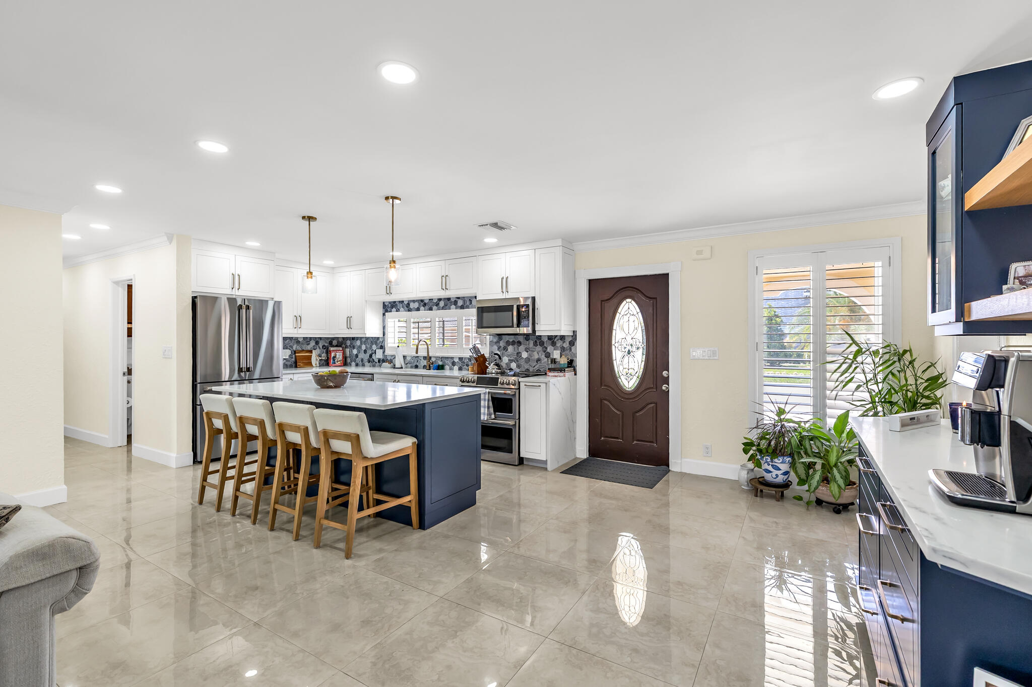 CORAL KEY VILLAS 3RD SEC - Residential