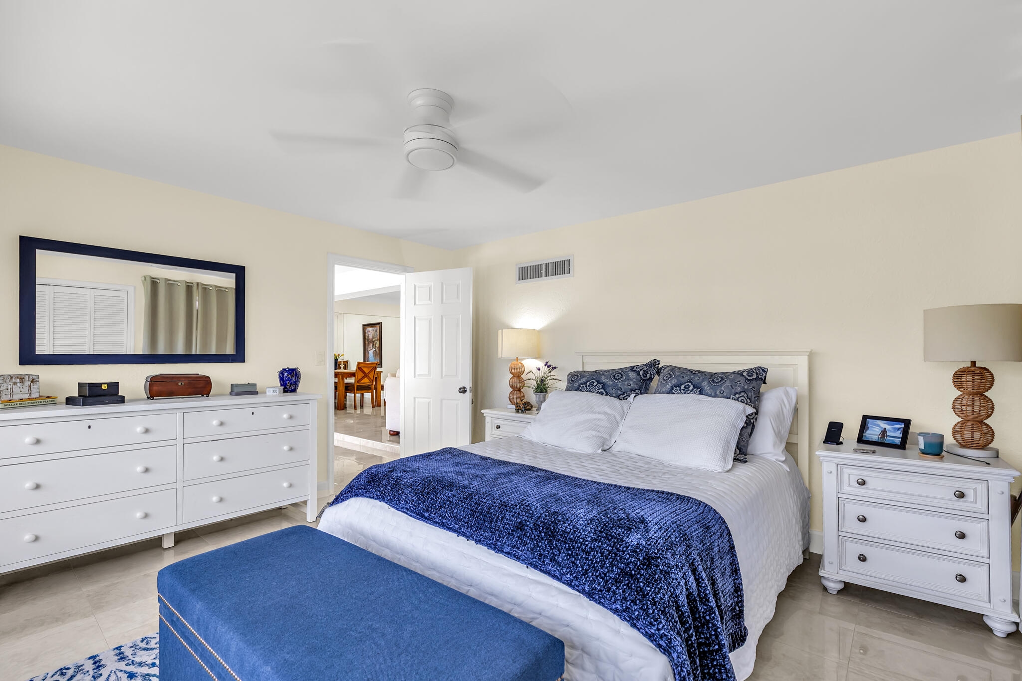 CORAL KEY VILLAS 3RD SEC - Residential