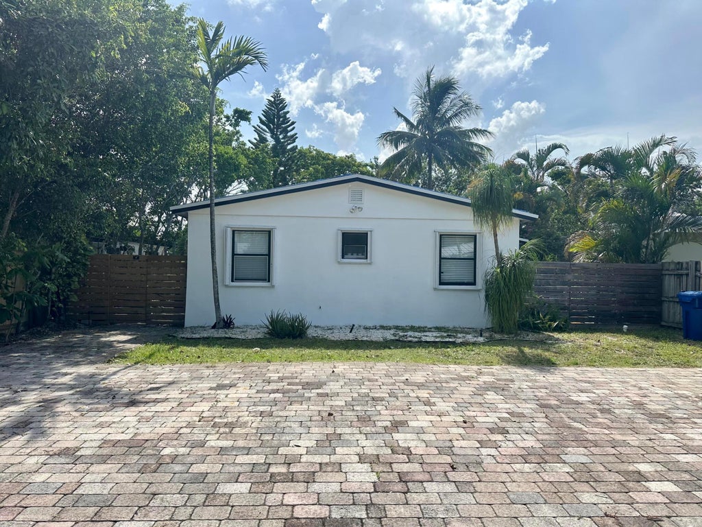 Photo of 1529 NW 4TH Avenue #1-2, Fort Lauderdale, FL 33311 (MLS # B26068550)