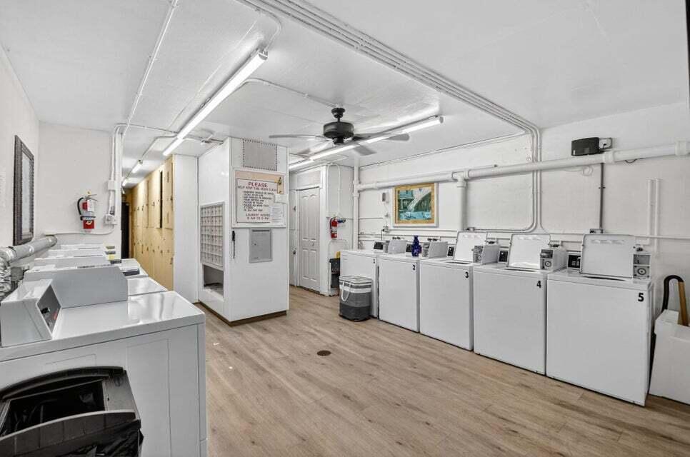 PALM BEACH WHITEHOUSE - Residential