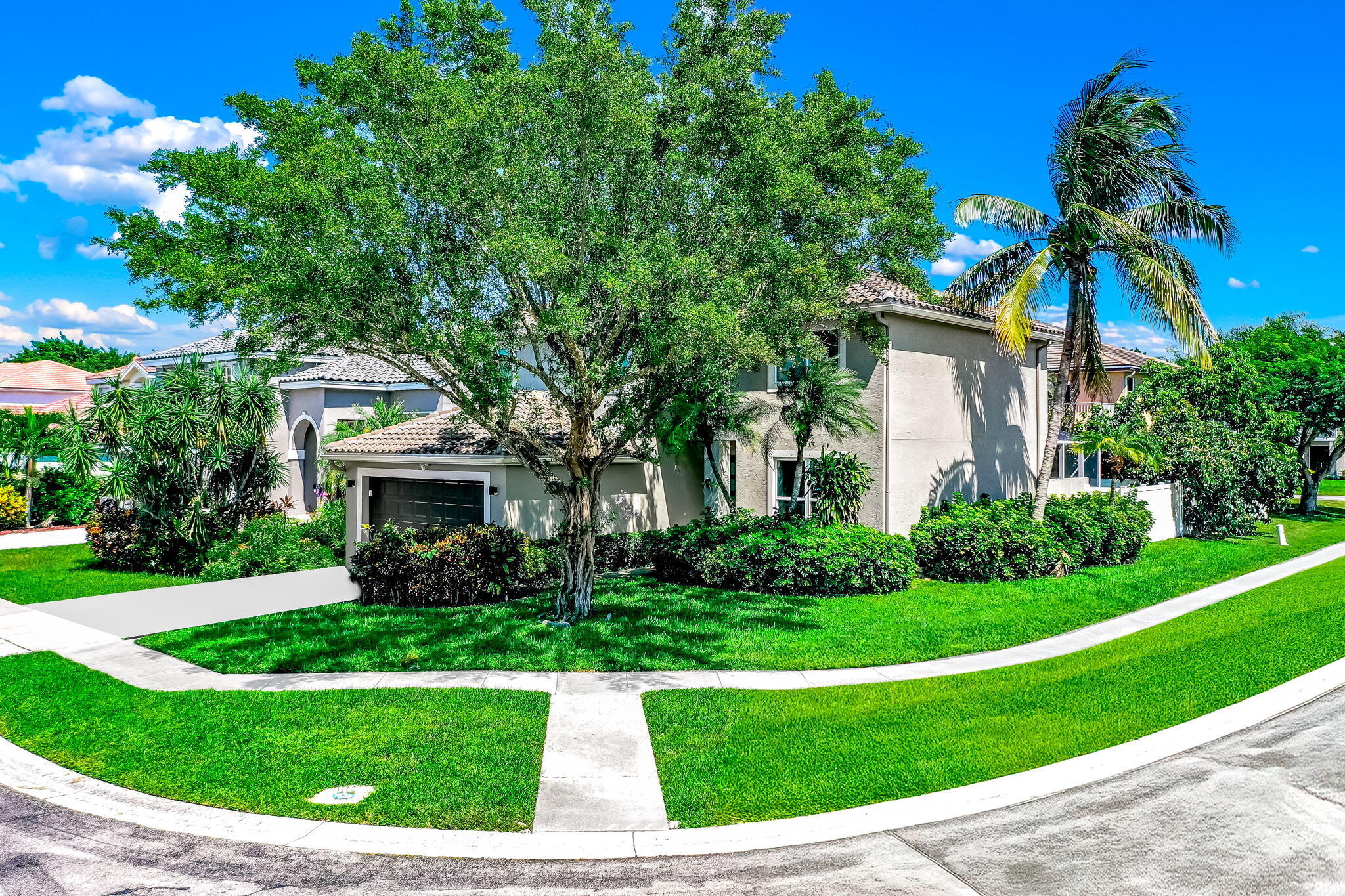 Properties | Stephanie Kaufman 18980 CONCERTO Drive