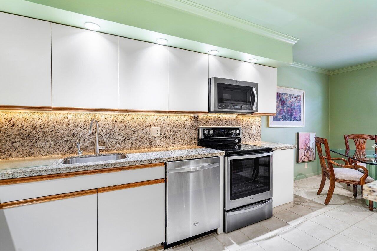 EASTGATE II AT HUNTERS RUN CONDO - Residential