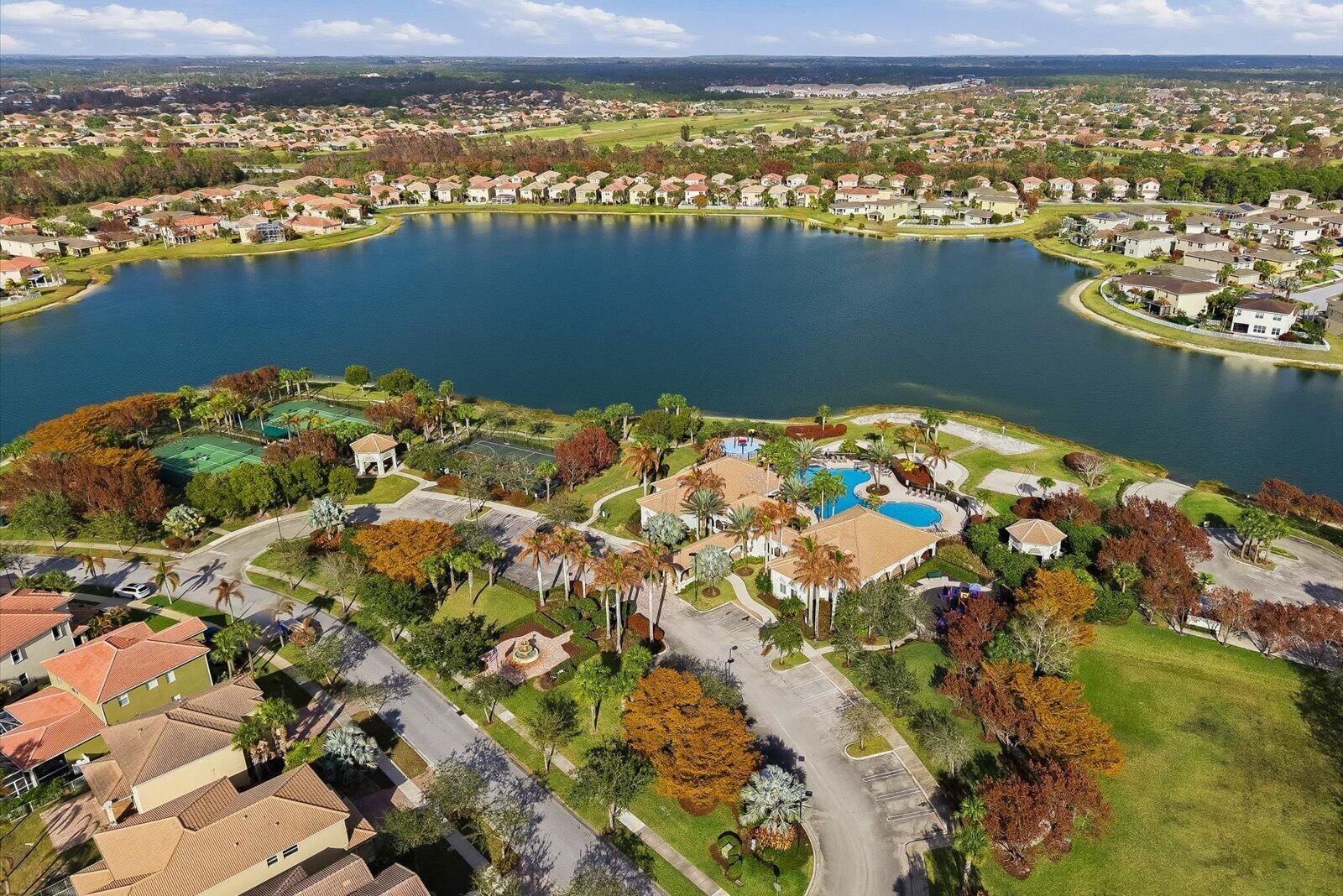 VIZCAYA FALLS - Residential