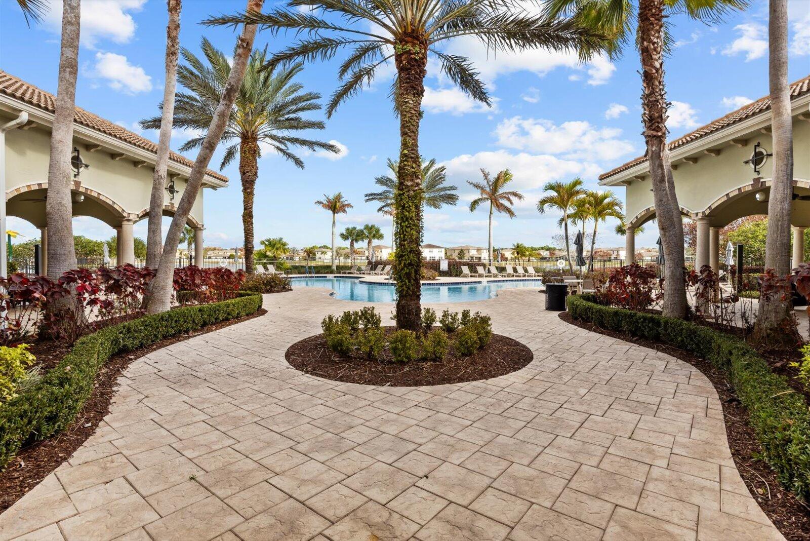 VIZCAYA FALLS - Residential