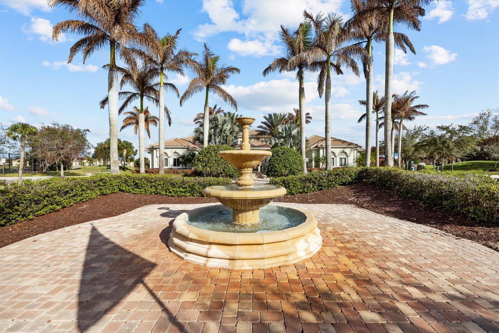 VIZCAYA FALLS - Residential