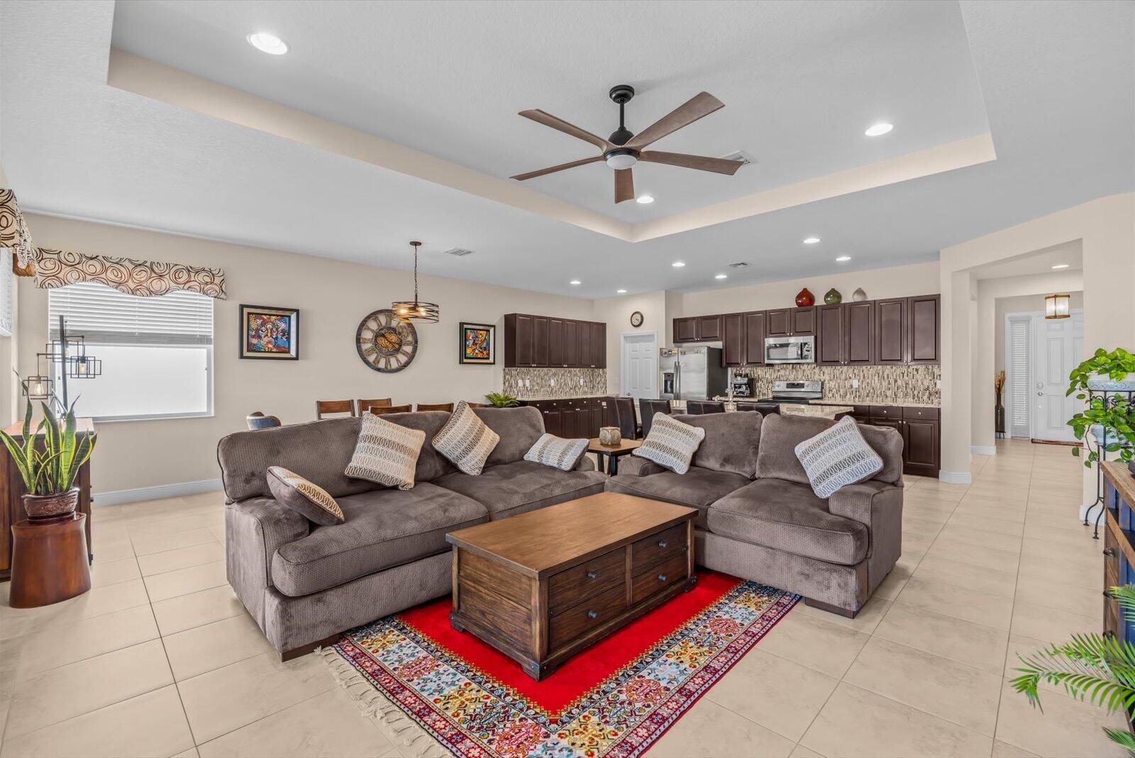 VIZCAYA FALLS - Residential