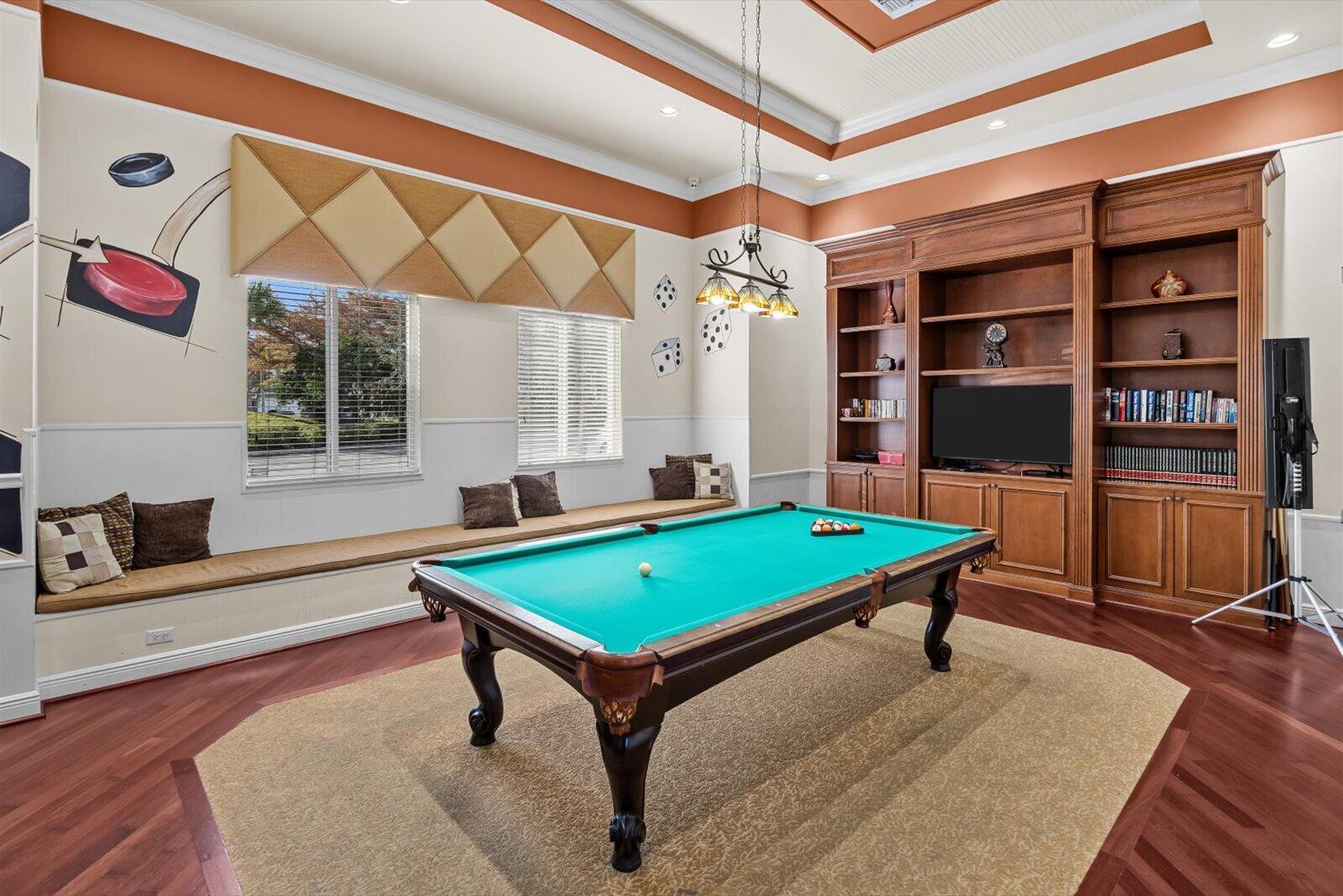 VIZCAYA FALLS - Residential