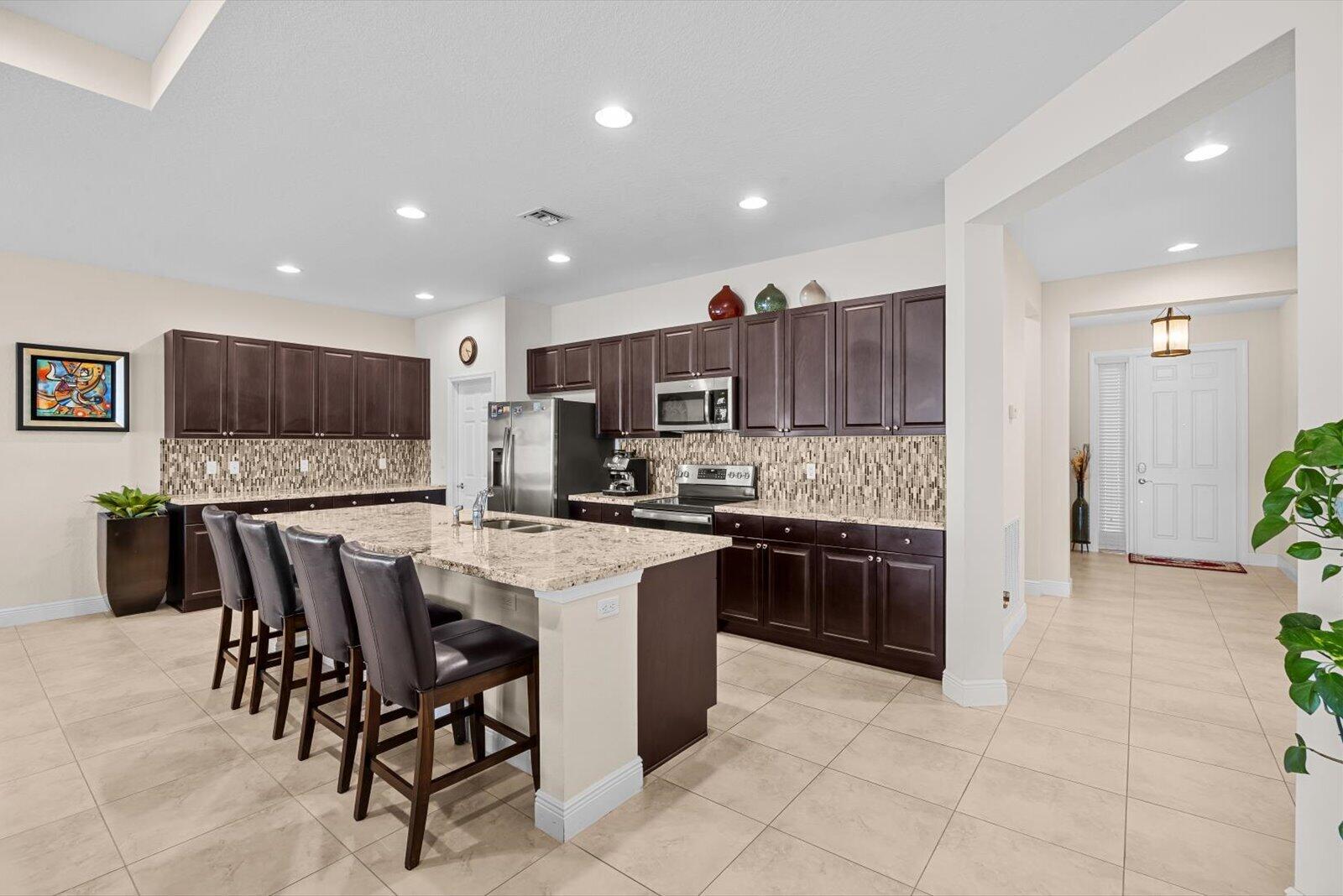 VIZCAYA FALLS - Residential