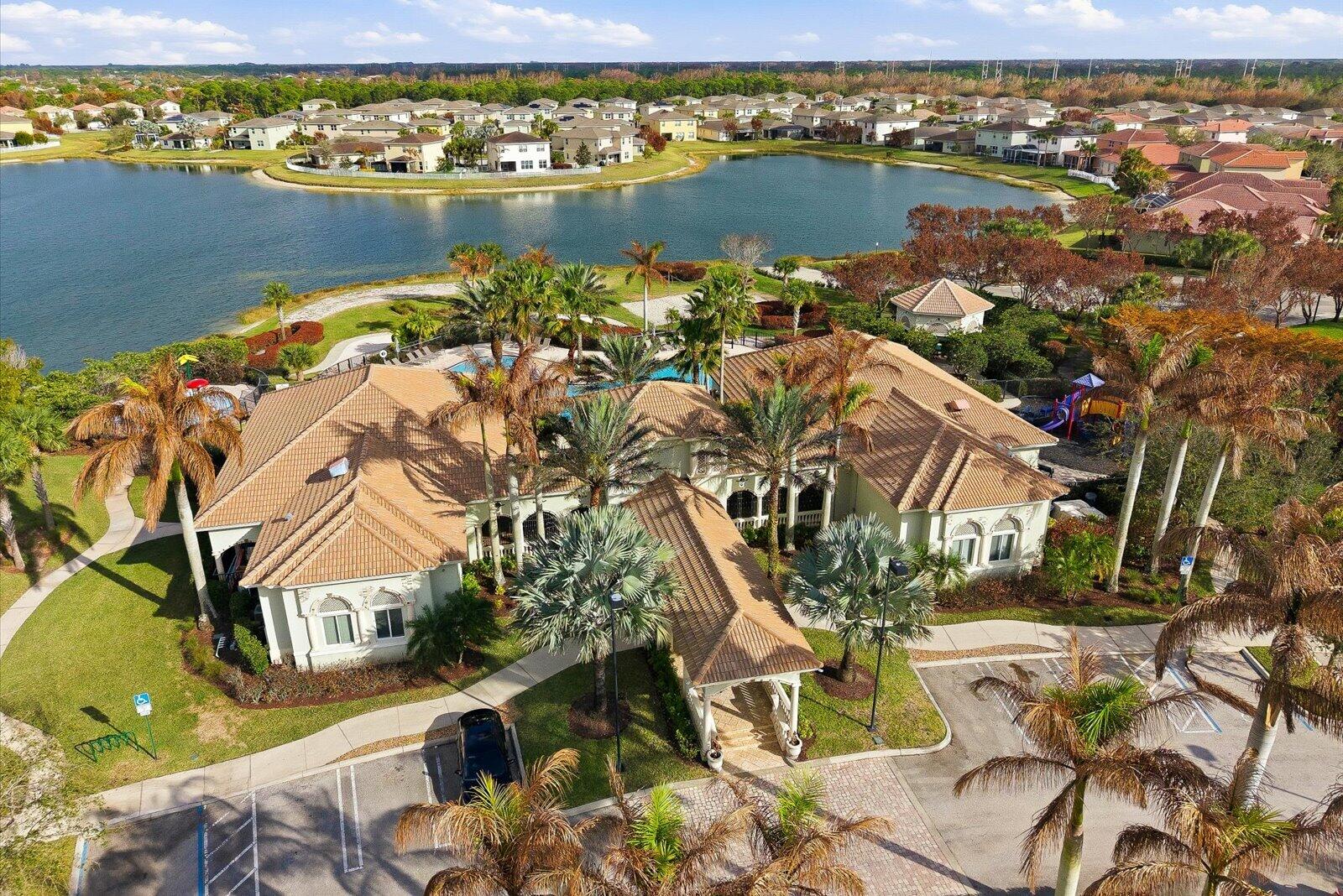 VIZCAYA FALLS - Residential