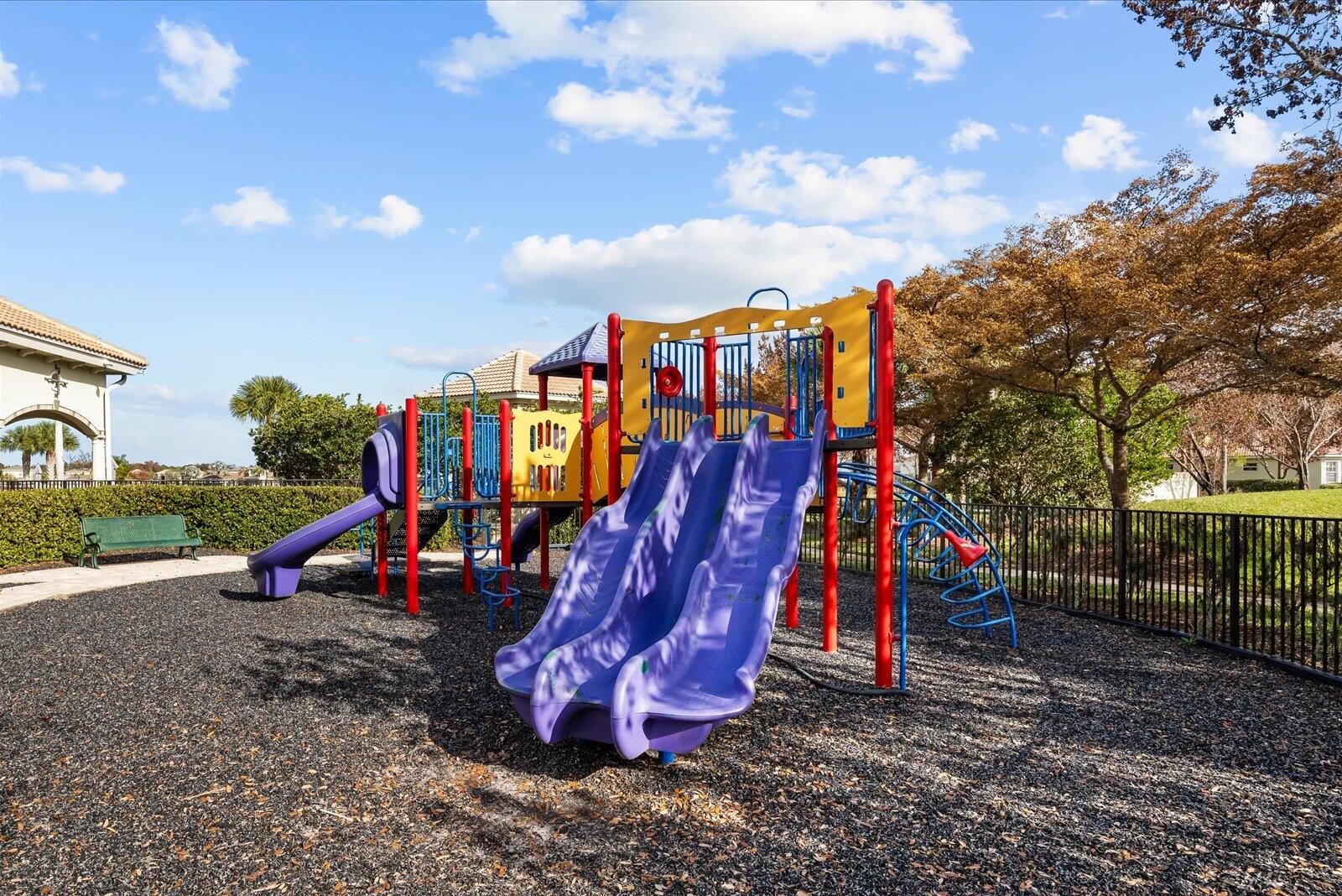 VIZCAYA FALLS - Residential