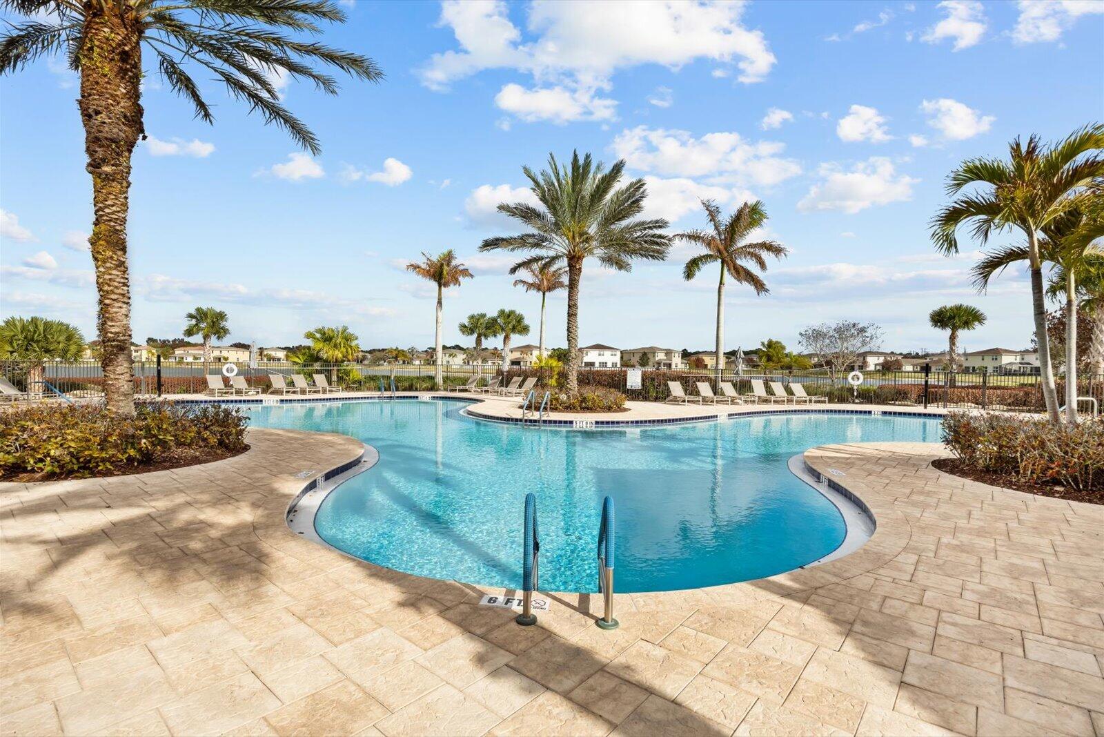 VIZCAYA FALLS - Residential