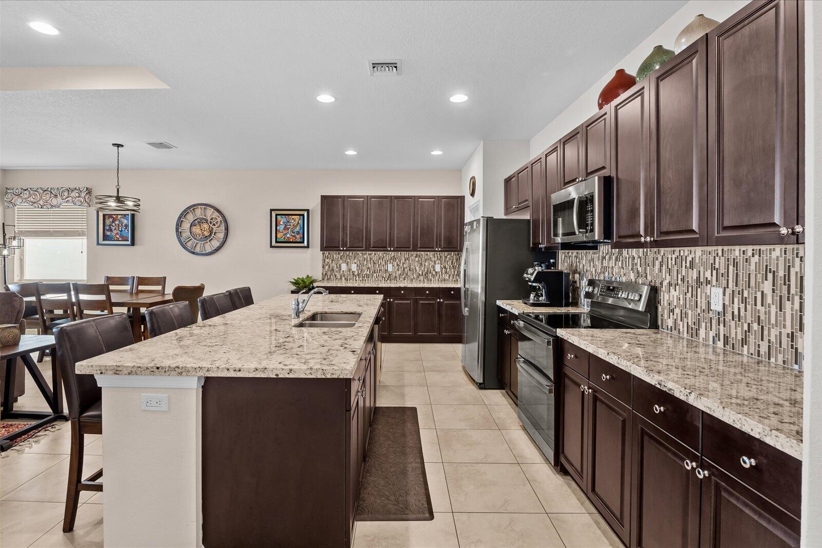 VIZCAYA FALLS - Residential