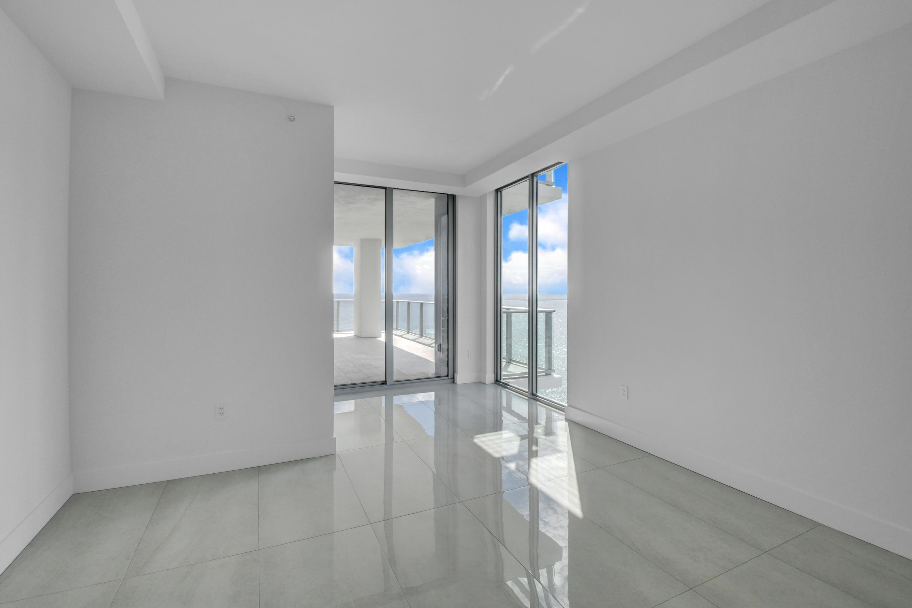 5000 NORTH OCEAN - Residential