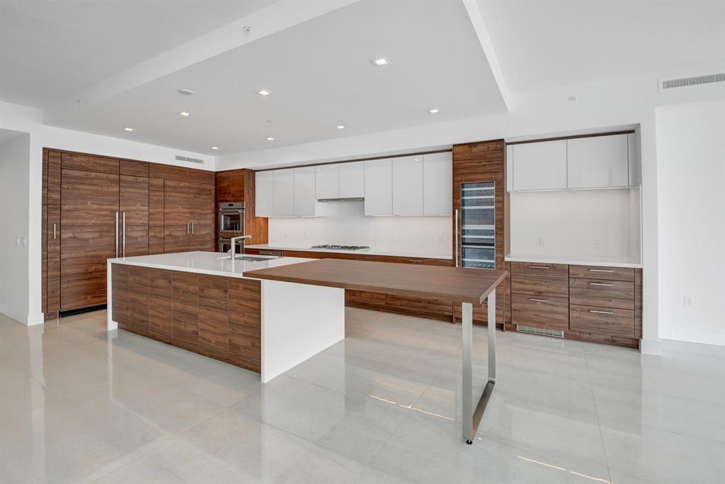 5000 NORTH OCEAN - Residential