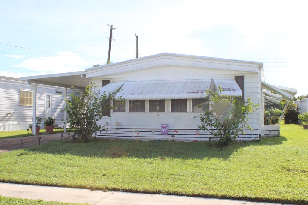 Photo of 4034 SANDPINE Circle, Boynton Beach, FL 33436 (MLS # B26073887)