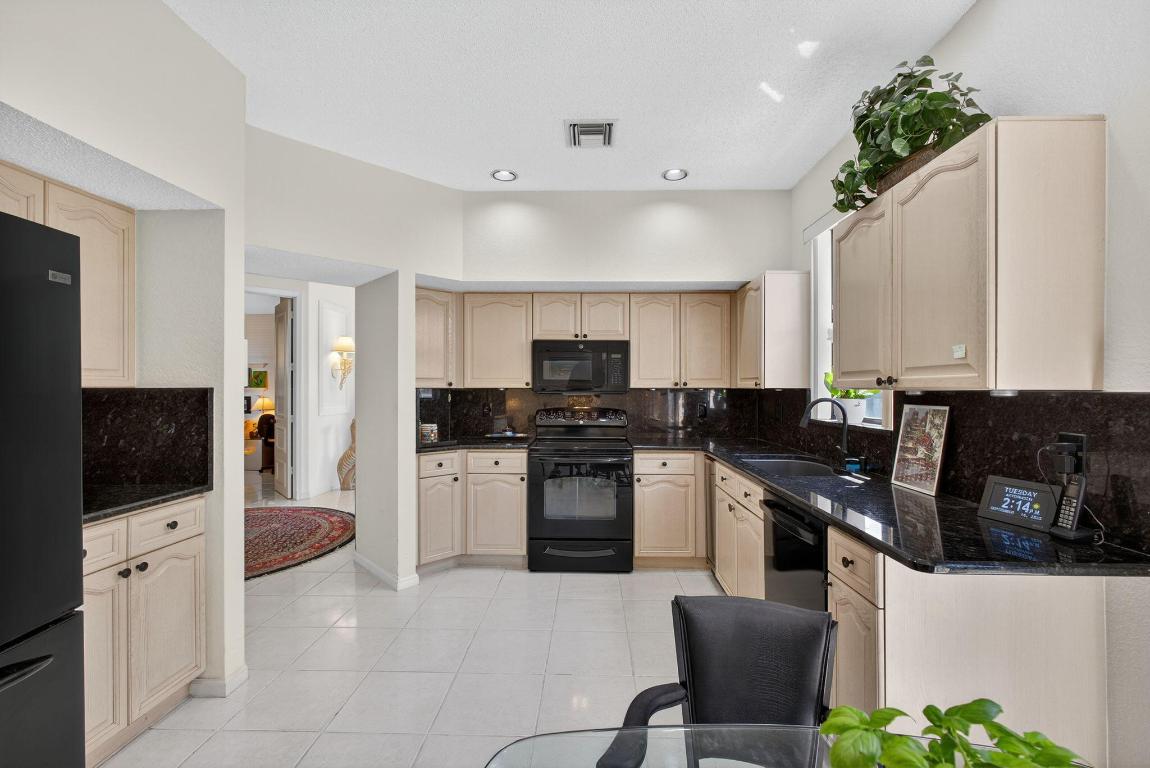 WYCLIFFE PAR B - Residential Lease