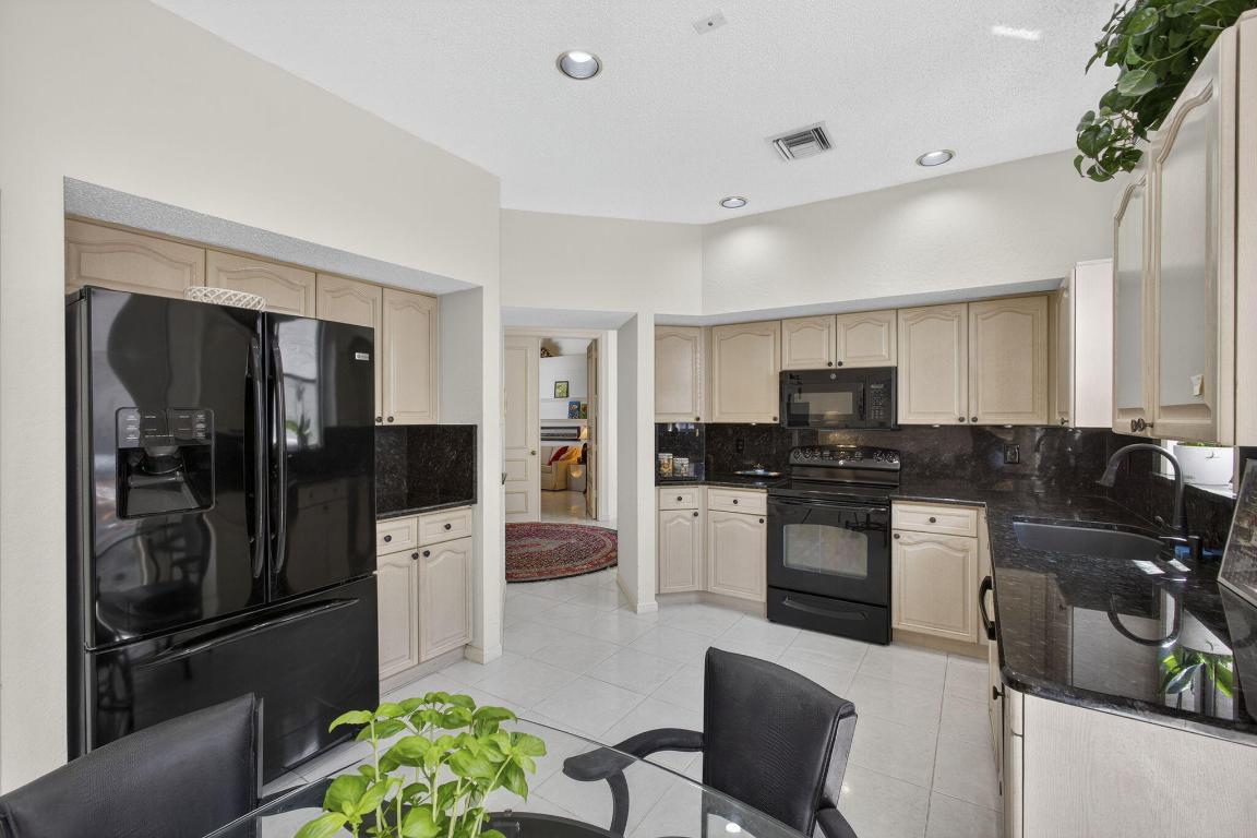 WYCLIFFE PAR B - Residential Lease