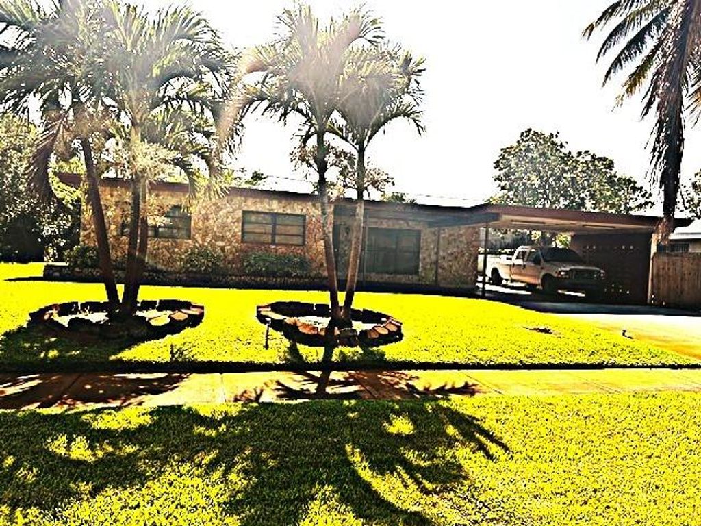Photo of 451 SW 38th Terrace, Fort Lauderdale, FL 33312 (MLS # F10515297)