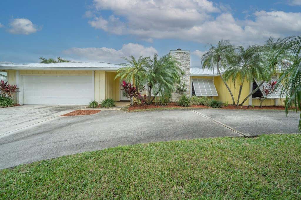 Photo of 11894 Butternut Street, Palm Beach Gardens, FL 33410 (MLS # R11015938)
