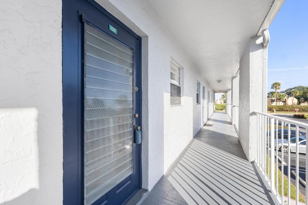 Photo of 2800 SW 22nd Avenue #1060, Delray Beach, FL 33445 (MLS # R11049270)