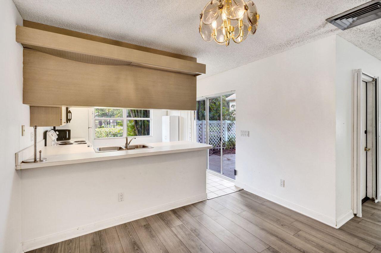 WELLESLEY AT LAKE CLARKE - Residential