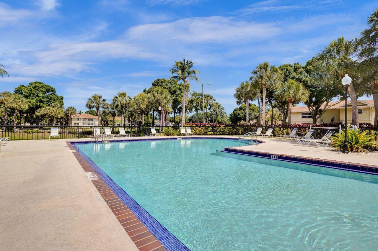 WELLESLEY AT LAKE CLARKE - Residential