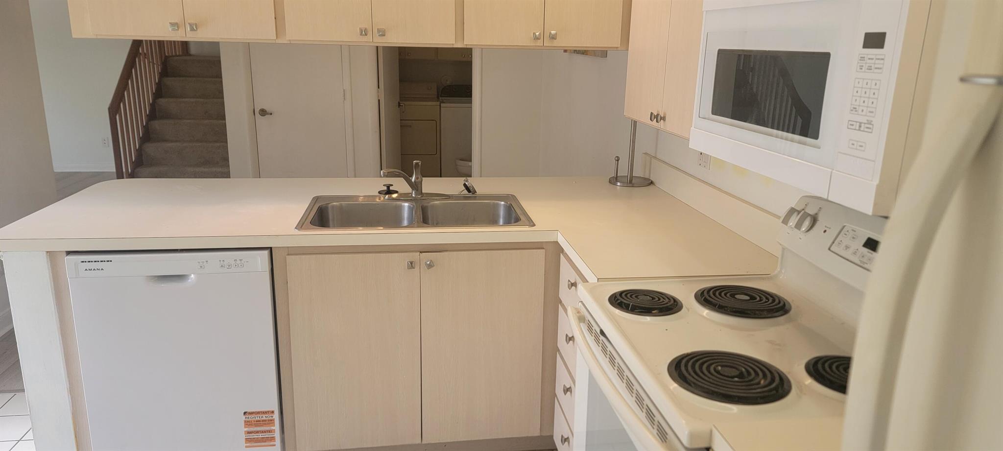 WELLESLEY AT LAKE CLARKE - Residential