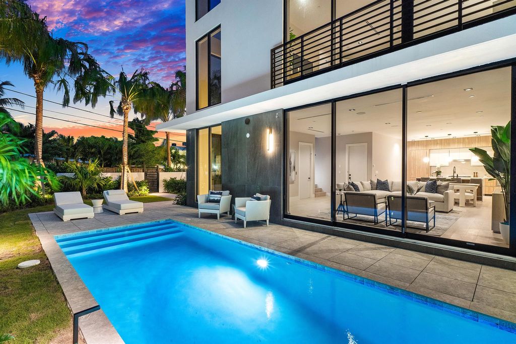 Photo of 926 Kenmont Lane, Delray Beach, FL 33483 (MLS # R10988365)